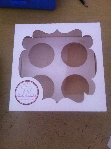 Caixa para 4 Cupcake com Logo